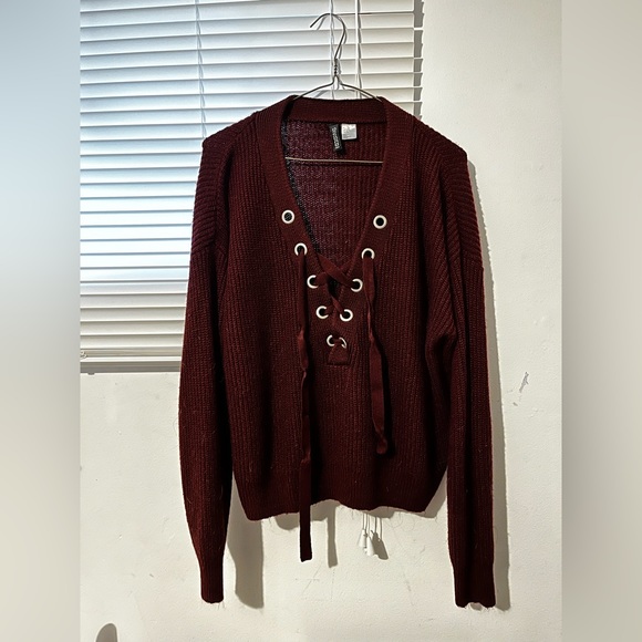 H&M V Neck Lace Up Sweater Detail Pullover Knit - Picture 1 of 4
